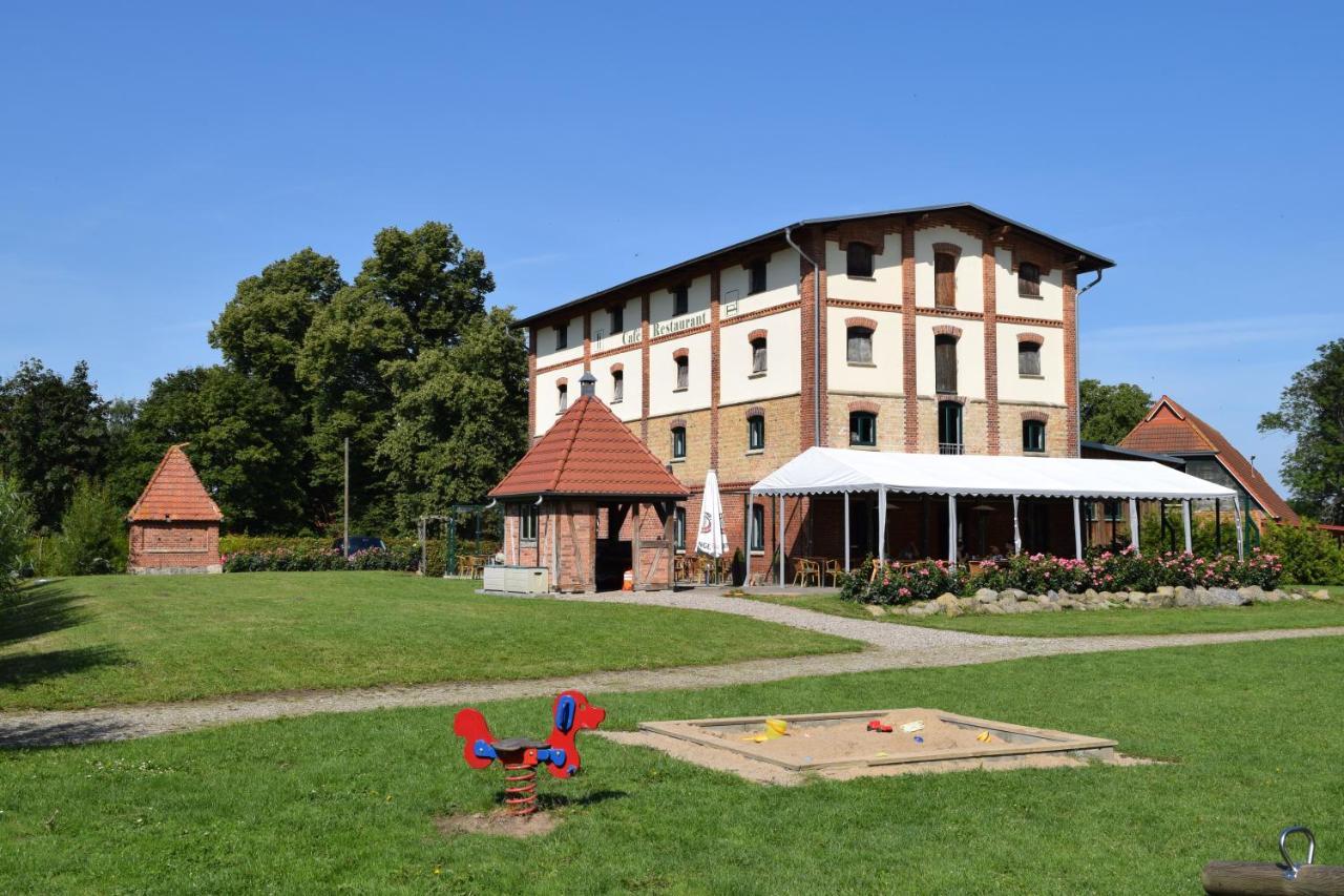 Ferienanlage Gutshaus Gramkow Exteriör bild